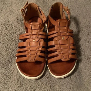 Strappy Brown Buckle Sandals size 6-7